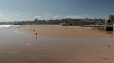 SANTANDER, SANTANDER - 27 Mart 2019: Sardinero, İspanya 'nın başkenti Santander' in (Cantabria) turistik bölgelerinden biridir..