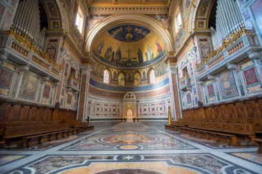 ROME, ITALY - 26 Ekim 2018: St. John Lateran Başyapıtının İçi