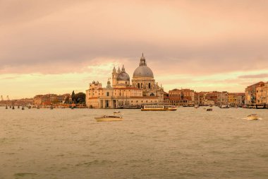 ROME, ITALY ECTOBER 25, 2018: Piazza del Campidoglio, Capitoline Hill 'in tepesinde, Palazzo Senatorio' nun maskesiyle.