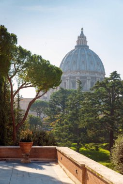 ROME, ITALY - 25 Ekim 2018: Vatikan Müzelerinden Aziz Peter Bazilikası 'nın Kubbesi