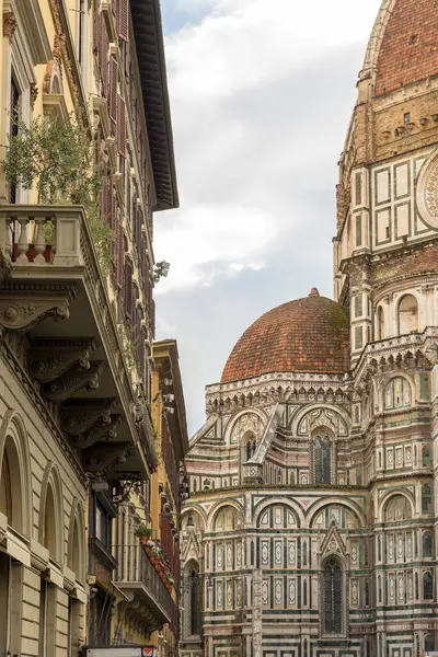 ROME, ITALY ECTOBER 25, 2018: Piazza del Campidoglio, Capitoline Hill 'in tepesinde, Palazzo Senatorio' nun maskesiyle.