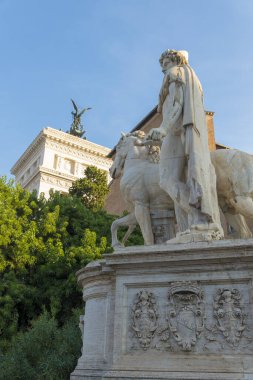 ROME, ITALY ECTOBER 25, 2018: Piazza del Campidoglio, Capitoline Hill 'in tepesinde, Palazzo Senatorio' nun maskesiyle.