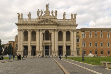 ROME, ITALY - 26 Ekim 2018: St. John Lateran Başyapıtı Cephesi