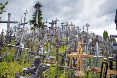 Haçlar tepesi, Kriziu Kalnas, Litvanya, Hıristiyanlar için ibadet yeri..