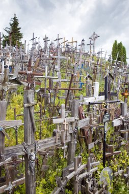 Haçlar tepesi, Kriziu Kalnas, Litvanya, Hıristiyanlar için ibadet yeri..