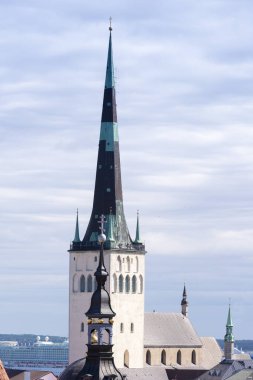 Estonya 'nın Tallinn kentindeki güzel St. Olaf kulesi.