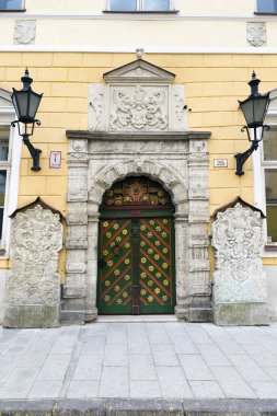Süslü kapı ev kardeşlik siyah nokta Tallinn