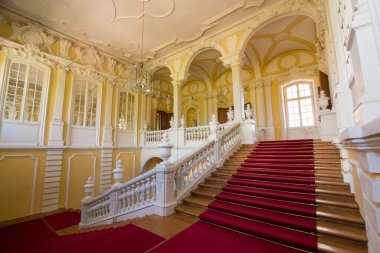 PILSRUNDALE, LATVIA - 9 Haziran 2016: Rundale Sarayı 'nın İçi. Şu anda Letonya' da bulunan Courland Dükleri için inşa edilen iki büyük barok sarayından biri.