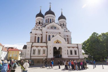 TALLINN, ESTONIA - 12 Haziran 2016: Estonya 'nın Tallinn Eski Kasabası' ndaki bir ortodoks katedrali olan Alexander Nevsky Katedrali.