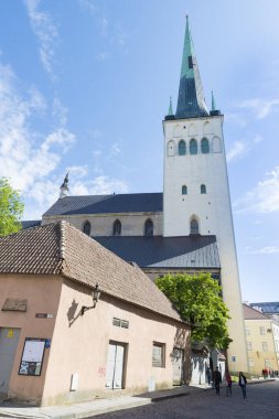TALLINN, ESTONIA - 12 Haziran 2016: Tallinn 'deki St. Olav Kilisesi, Estonya