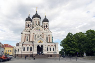 TALLINN, ESTONIA - 12 Haziran 2016: Estonya 'nın Tallinn Eski Kasabası' ndaki bir ortodoks katedrali olan Alexander Nevsky Katedrali.