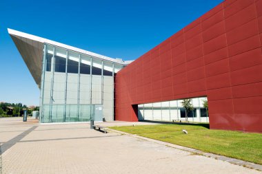 10 Temmuz 2015: Miguel Delibes Kültür Merkezi mimar Ricardo Bofill Levi tarafından tasarlandı ve Mart 2007 'de Castilla ve Leon Senfoni Orkestrası' nın bir konseriyle açıldı.