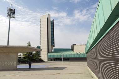 VìDOLID, İspanya - 17 Haziran 2015: Valladolid Bilim Müzesi Mayıs 2003 'te açıldı. Rafael Moneo ve Enrique de Teresa bu yeni bilim müzesini kurmak için eski endüstriyel kompleksin çoğunu kullandılar..