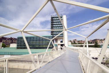 VìDOLID, İspanya - 17 Haziran 2015: Valladolid Bilim Müzesi Mayıs 2003 'te açıldı. Rafael Moneo ve Enrique de Teresa bu yeni bilim müzesini kurmak için eski endüstriyel kompleksin çoğunu kullandılar..