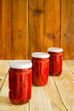  cam kavanozda kırmızı biber