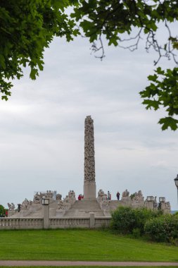 OSLO, NORway - 7 Haziran 2017: Vigeland Park 'ta Gustav Vigeland' ın heykelleri