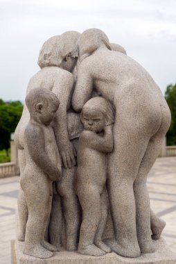 OSLO, NORway - 7 Haziran 2017: Vigeland Park 'ta Gustav Vigeland' ın heykelleri