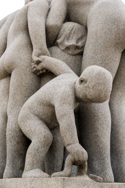 OSLO, NORway - 7 Haziran 2017: Vigeland Park 'ta Gustav Vigeland' ın heykelleri