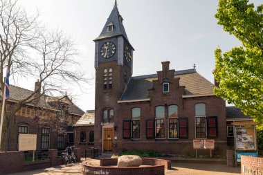 URK, NETHERLANDS - 11 Mayıs 2017: Hollanda 'nın Urk köyünde küçük bir kilise
