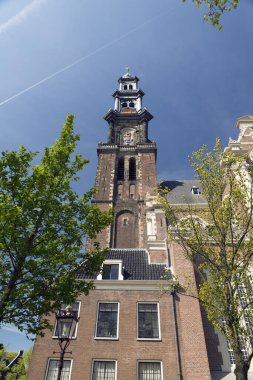 AMSTERDAM, NETHERLANDS - 10 Mayıs 2017: Westerkerk Hollanda 'daki en büyük Protestan kilisesidir. 1631 yılında Pentecost 'un resmi açılışı yapıldı..