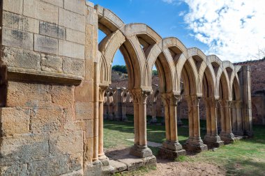 SORIA, İspanya - 2 Kasım 2016: Soria 'daki San Juan de Duero Manastırı. İspanya