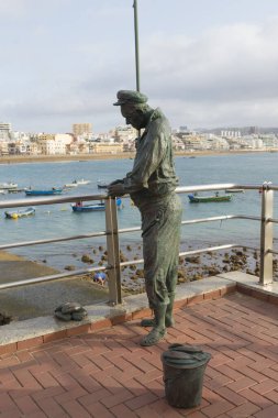 LAS PALMAS DE GRAN CANARIA, İspanya - 1 Ağustos 2016: Las Palmas kentindeki ölü balıkçılara heykel. Heykeltıraş Navarro Chano Betancor
