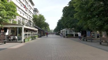 SOFYA, BULGARIA - 8 Haziran 2018: Vitosha Bulvarı ve Nedelya Kilisesi