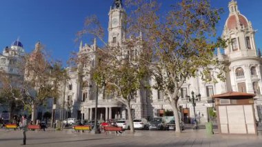 VALENCIA, İSPAN - 5 Şubat 2019 Valencia belediye binası meydanı. Plaza de Ayuntamiento, İspanya