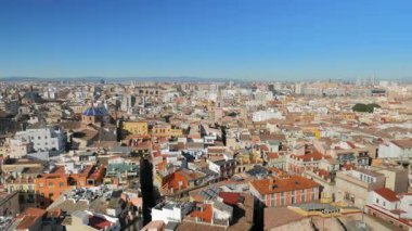 VALENCIA, İspanya - 5 Şubat 2019: Miguelete Kulesi 'nden şehrin manzarası, Valencia Katedrali' nin çan kulesi. Valensiya 'da El Miguelete veya Torre del Micalet olarak bilinir..
