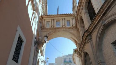 VALENCIA, İspanya - 6 Şubat 2019: Valencia 'nın tarihi merkezinde geleneksel mimari