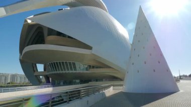 VALENCIA, İSPAIN - 6 Şubat 2019: Mimar Santiago Calatrava tarafından tasarlanan fütüristik mimari binalar kompleksi, Sanat Bilimleri Şehri