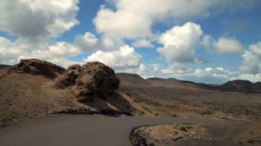 İspanya 'nın Kanarya Adaları' ndaki Lanzarote kentindeki Timanfaya Milli Parkı (ayrıca 