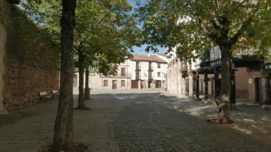 Eski ortaçağ Caddesi eski ortaçağ köyü, Covarrubias, Burgos, İspanya.