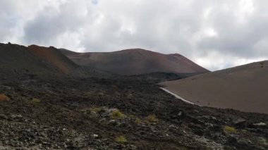 İspanya 'nın Kanarya Adaları' ndaki Lanzarote kentindeki Timanfaya Milli Parkı (ayrıca 