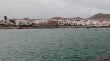 Caleta del Sebo, La Graciosa Kanarya Adası 'nın ana kasabası.