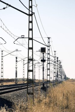 İlerideki demiryolunun altyapısı