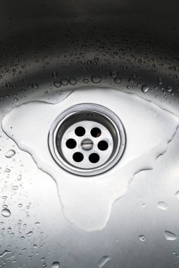 Plughole 'da Su Damlaları