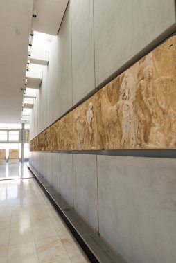ATİNA, GREECE - 26 Ekim 2015: Akropol Müzesi girişinin iç manzarası.