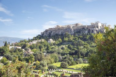 Antik Agora Atina'dan akropolisi görünümünü