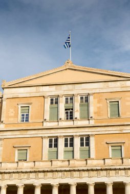 Atina 'nın Syntagma Meydanı' ndaki Yunan Parlamentosu binasının ön cephesi