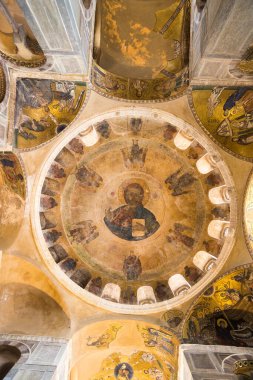 DİSTOMO, GREECE - 30 Ekim 2015: Hosios Loukas manastırı, Orta Bizans mimarisinin en önemli eserlerinden biri ve UNESCO Dünya Mirası Bölgesi