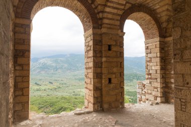 DİSTOMO, GREECE - 30 Ekim 2015: Hosios Loukas manastırı, Orta Bizans mimarisinin en önemli eserlerinden biri ve UNESCO Dünya Mirası Bölgesi,