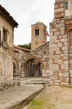 DİSTOMO, GREECE - 30 Ekim 2015: Hosios Loukas manastırı, Orta Bizans mimarisinin en önemli eserlerinden biri ve UNESCO Dünya Mirası Bölgesi,