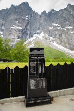 Trol Duvarı (Trollveggen) Norveç 'in batı kıyısındaki Trolltindene Dağı' nın bir parçasıdır. Troll Duvarı, Avrupa 'daki en yüksek dikey kaya yüzeyi. Üssünden en yüksek noktasına yaklaşık 1100 metre uzaklıkta.