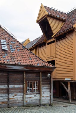 BERGEN, NORway - 2 HAZİRAN 2017 Hanseatic Mahallesi. Tipik bir köşe.