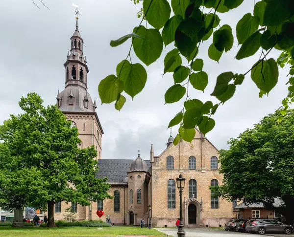 Oslo Katedrali, Oslo Piskoposluk Kilisesi 'nin yanı sıra Oslo şehir merkezindeki kilise..