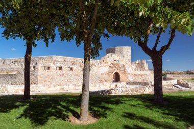 İspanya, Zamora 'daki ortaçağ kalesi. Filtre kutuplandırılıyor