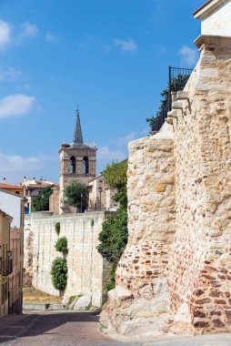 İspanya 'nın Zamora şehrinin tipik tarihi bir köşesi.