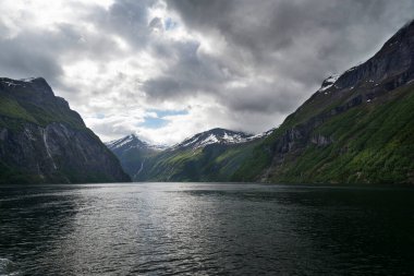 Geirangerfjord Norveç 'in More og Romsdal ilinin Sunnmore ilçesine bağlı bir fiyorttur.