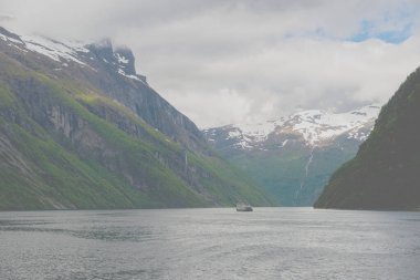 Geirangerfjord Norveç 'in More og Romsdal ilinin Sunnmore ilçesine bağlı bir fiyorttur..